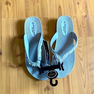 Charles Albert Silver/ Gray Women Thnong Size 8 NWT